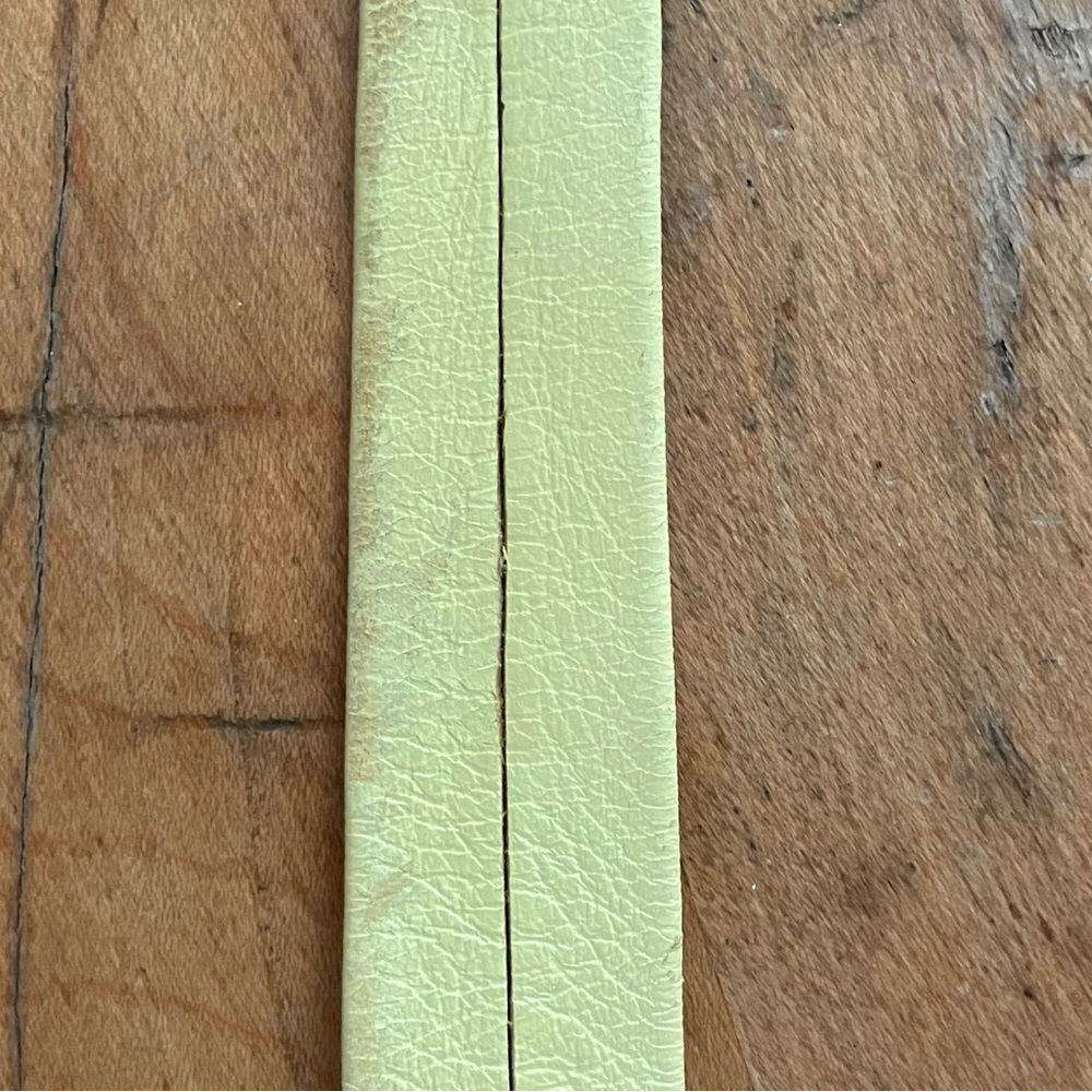 💥2 for 1💥Vintage Le Chateau Skinny Yellow Leather Necktie - late 70s & 80s - Picture 7 of 10